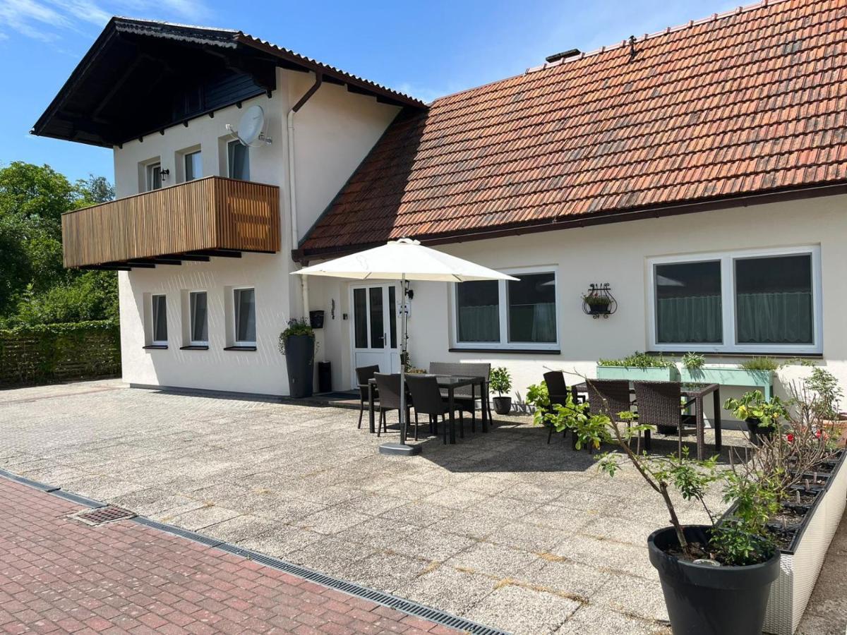 Danner Familien-Ferienwohnungen Schoerfling Am Attersee Екстер'єр фото
