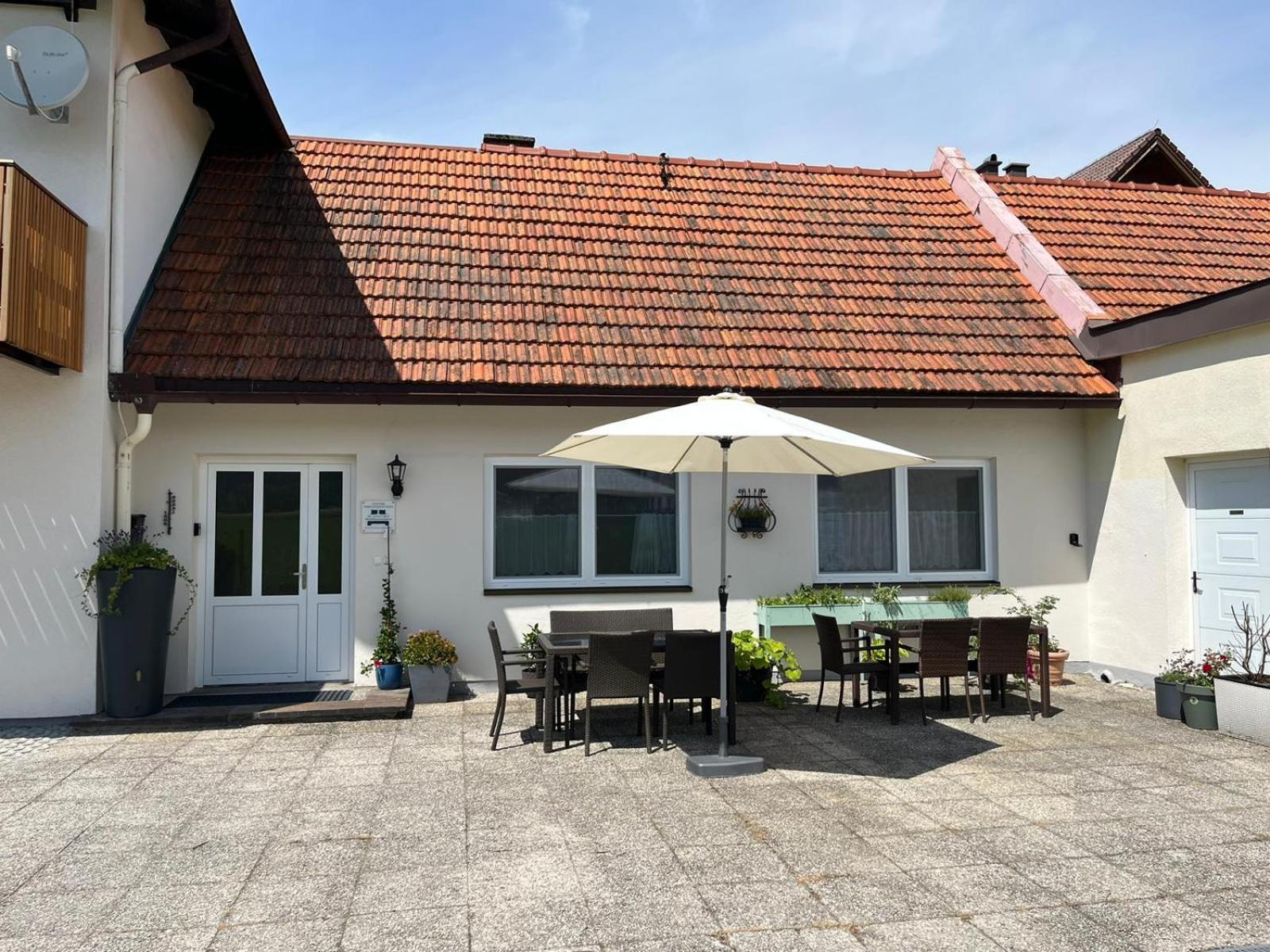 Danner Familien-Ferienwohnungen Schoerfling Am Attersee Екстер'єр фото