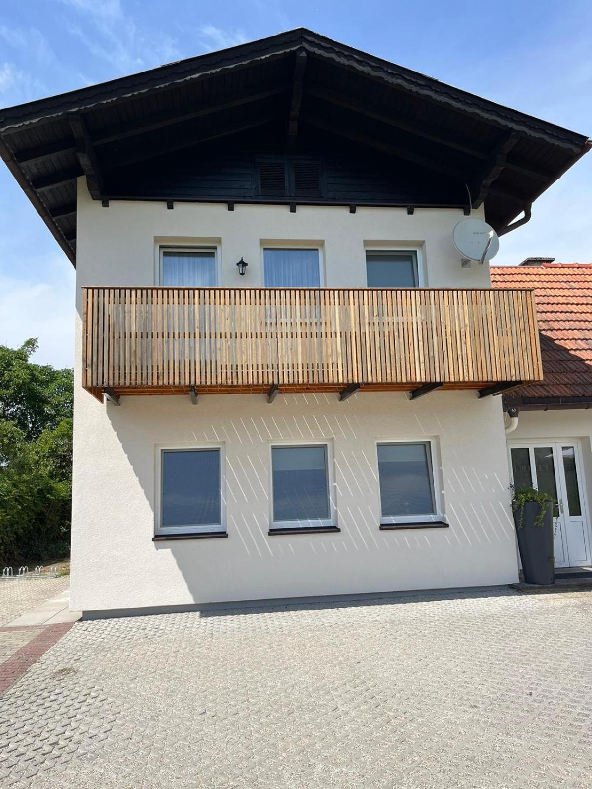 Danner Familien-Ferienwohnungen Schoerfling Am Attersee Екстер'єр фото