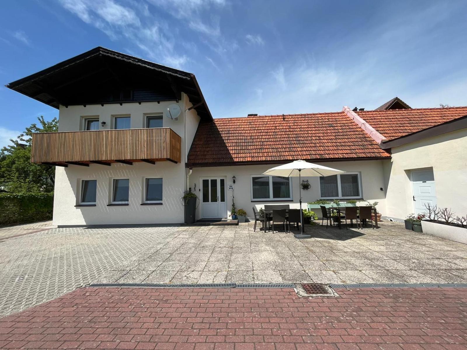 Danner Familien-Ferienwohnungen Schoerfling Am Attersee Екстер'єр фото