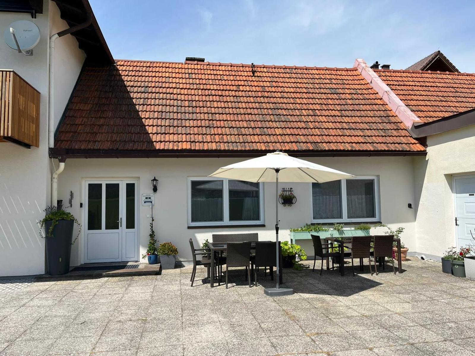 Danner Familien-Ferienwohnungen Schoerfling Am Attersee Екстер'єр фото