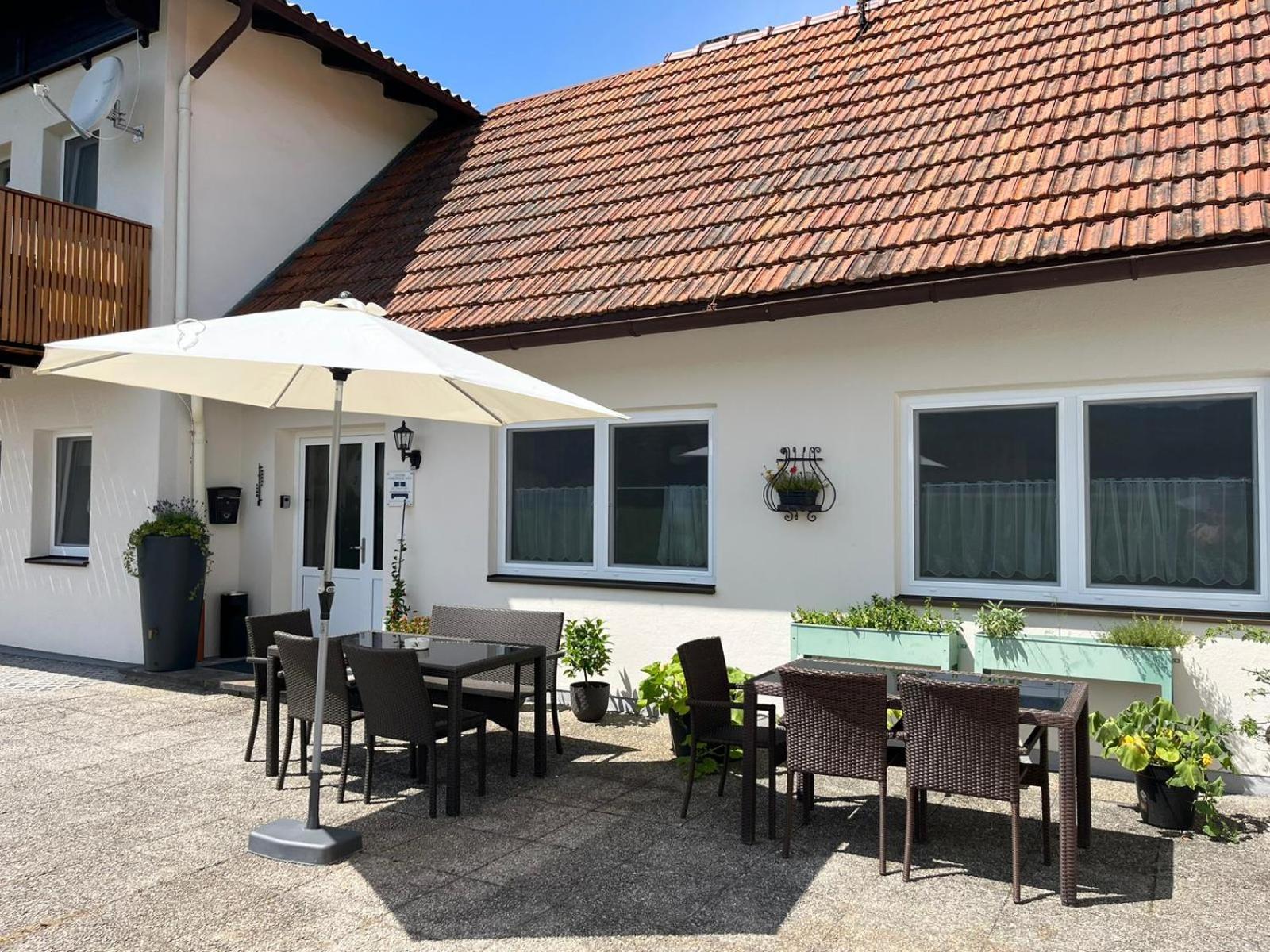 Danner Familien-Ferienwohnungen Schoerfling Am Attersee Екстер'єр фото